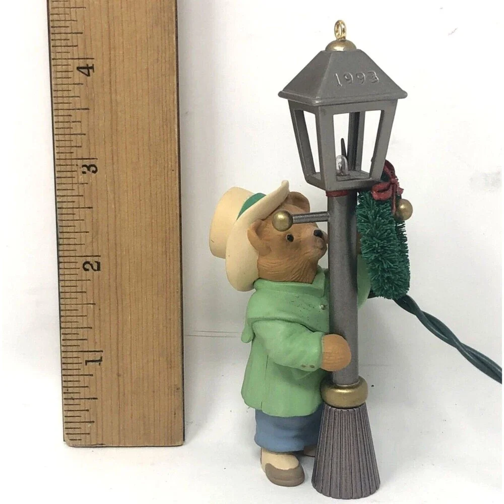 Hallmark Keepsake Magic Light Ornaments Feathered Friends Watch Owl Lamplighter